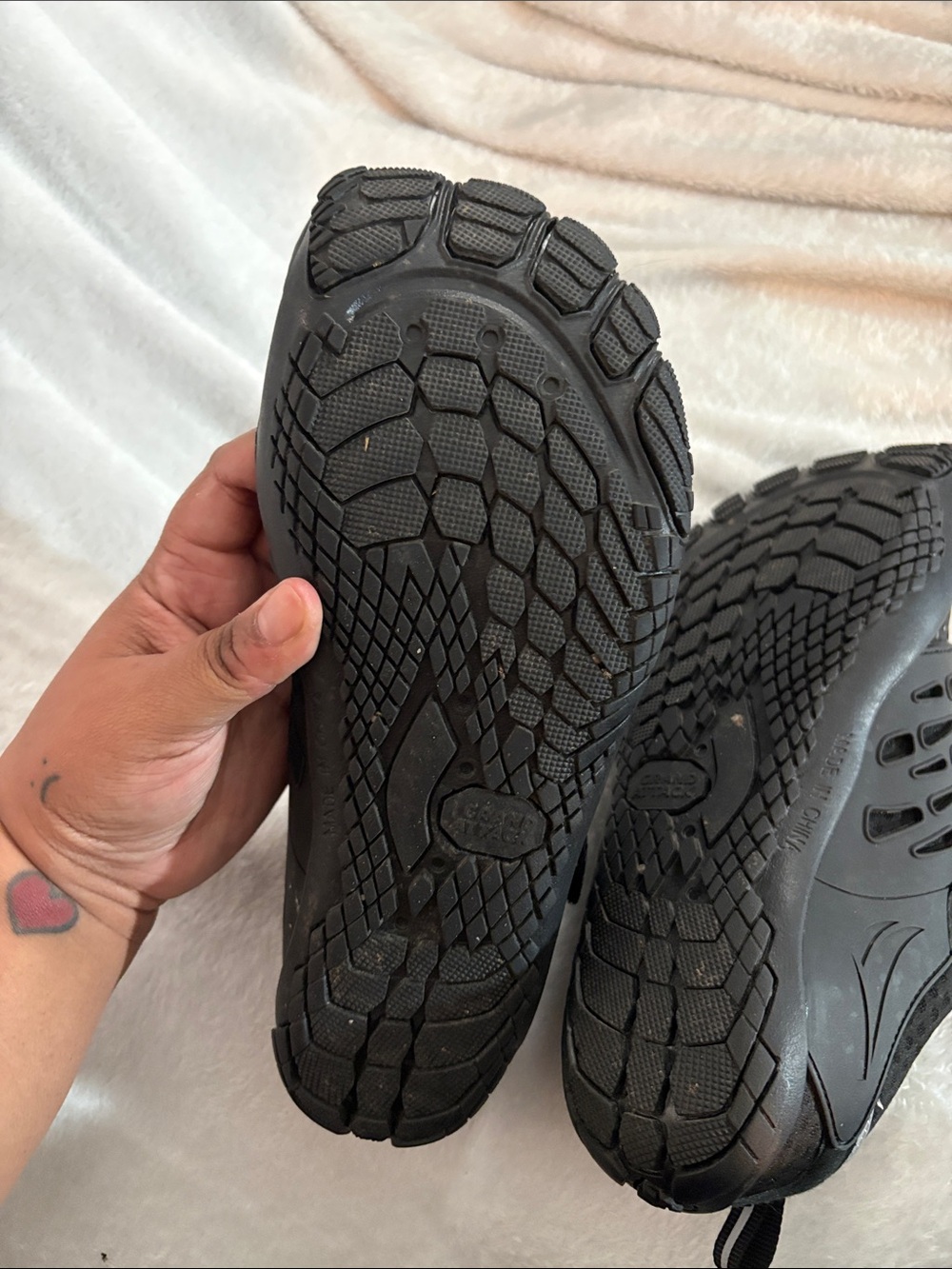 Size 9 Grand Attack Barefoot Shoes - Picture 10 of 10